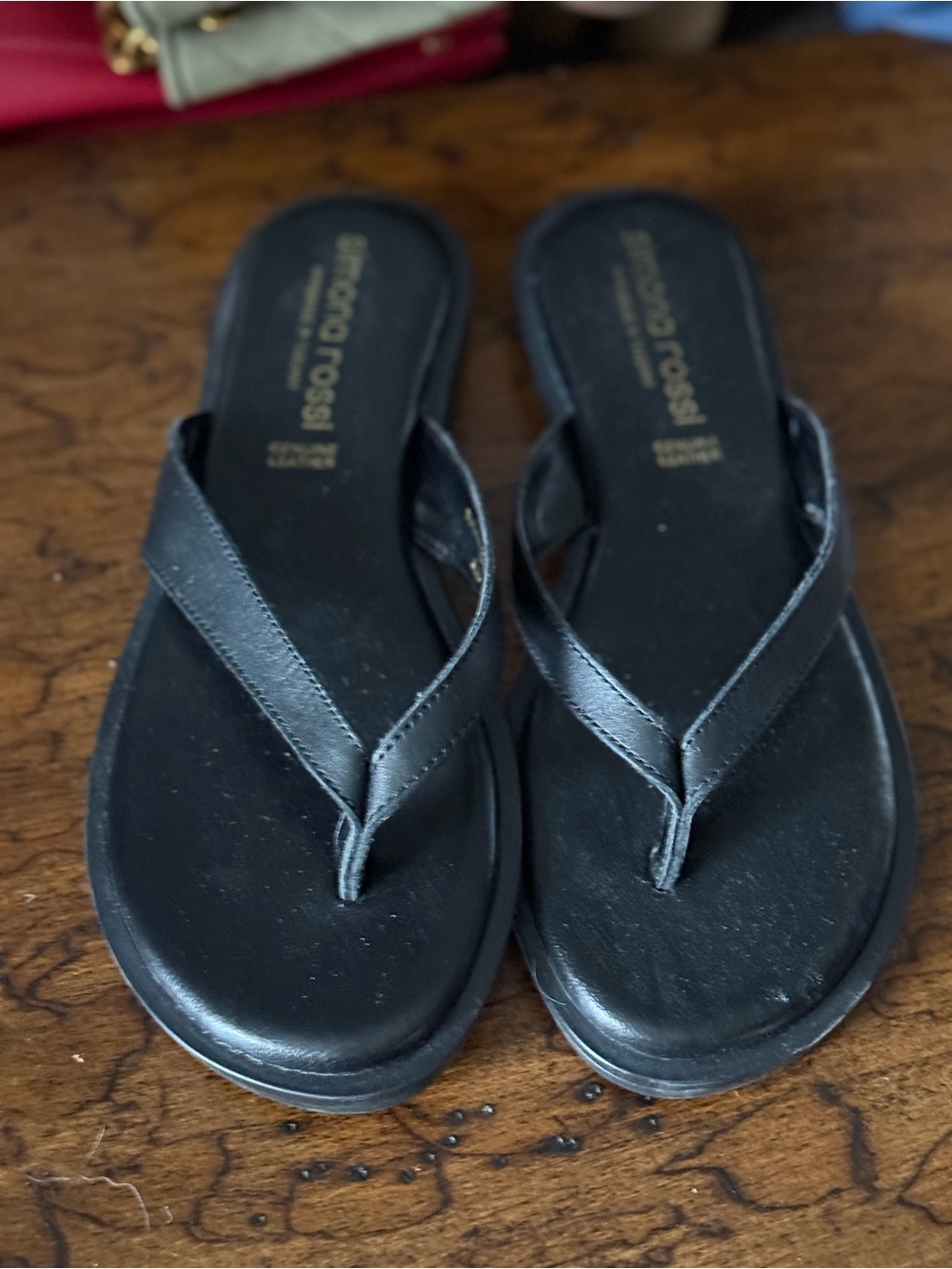 Women's Black Leather Flip Flop Sandals